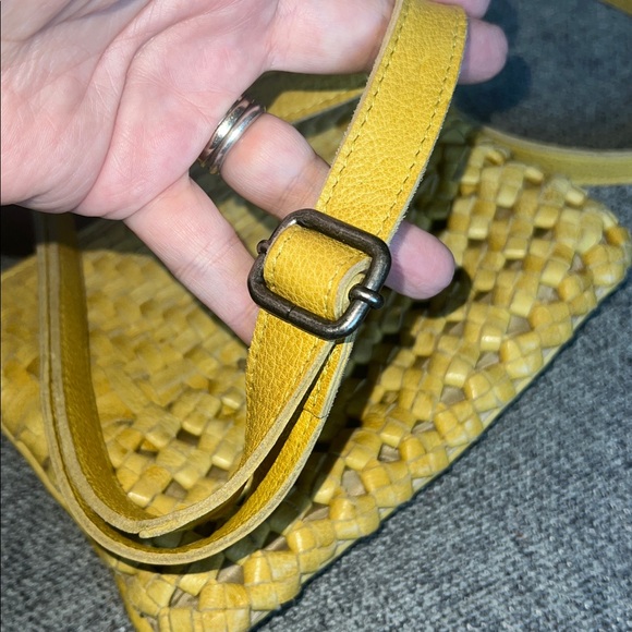Latico lave Yellow Leather Crossbody good condition with one stain - Picture 4 of 15